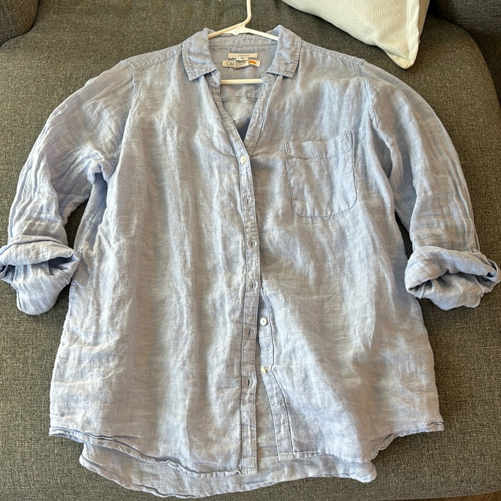 Women’s light blue linen top, size M